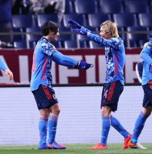 【世预赛】伊东纯也传射 日本2比0沙特距榜首一分